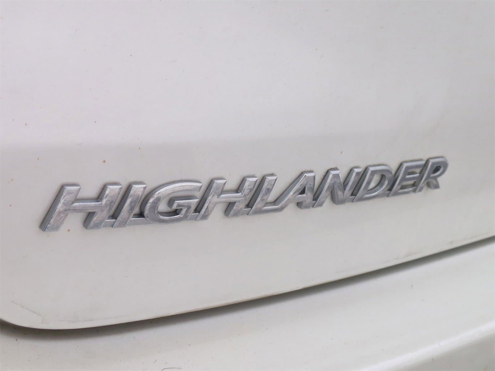 Thumbnail: 2016 Toyota Highlander - 13