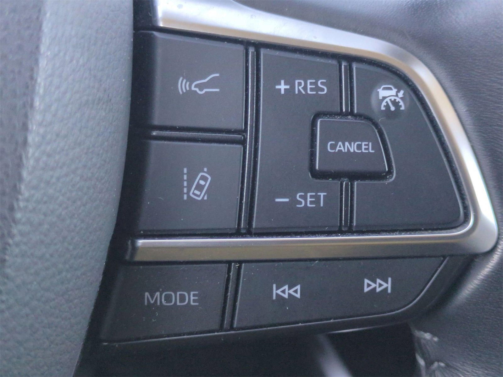 Thumbnail: 2021 Toyota Highlander - 26