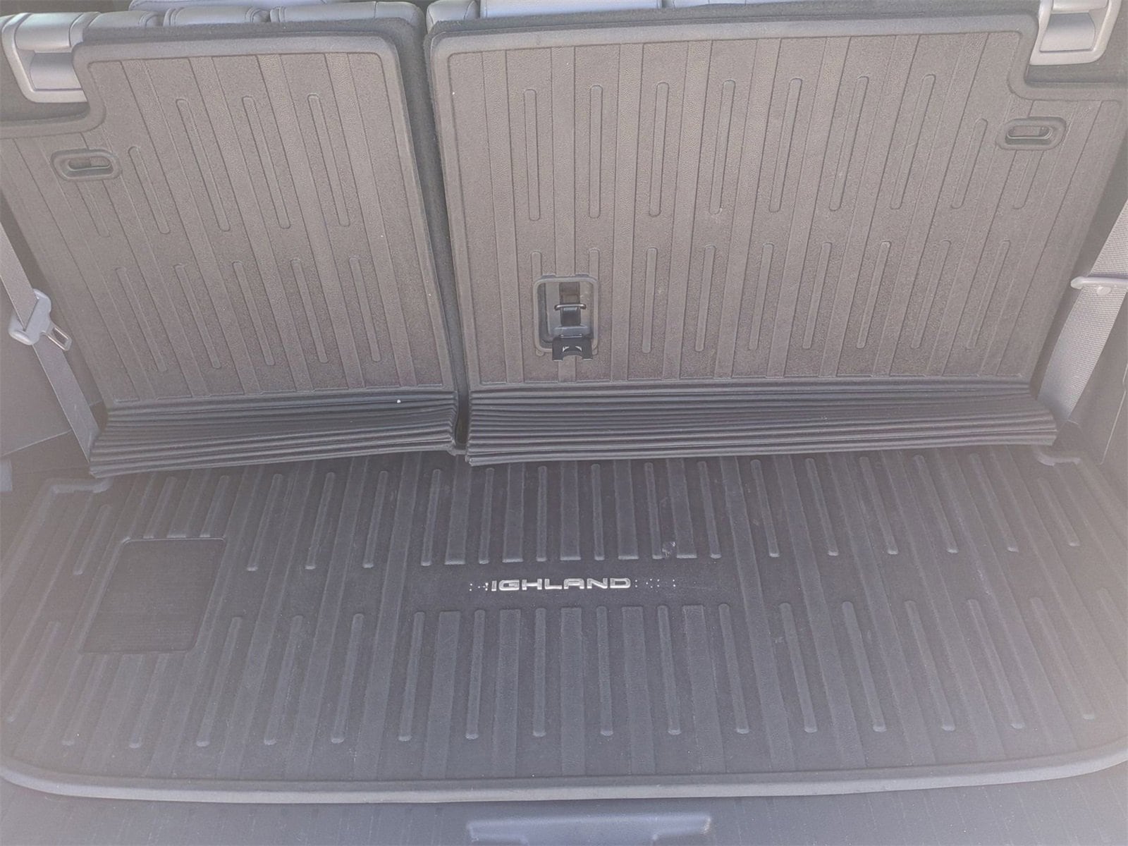 Thumbnail: 2021 Toyota Highlander - 35