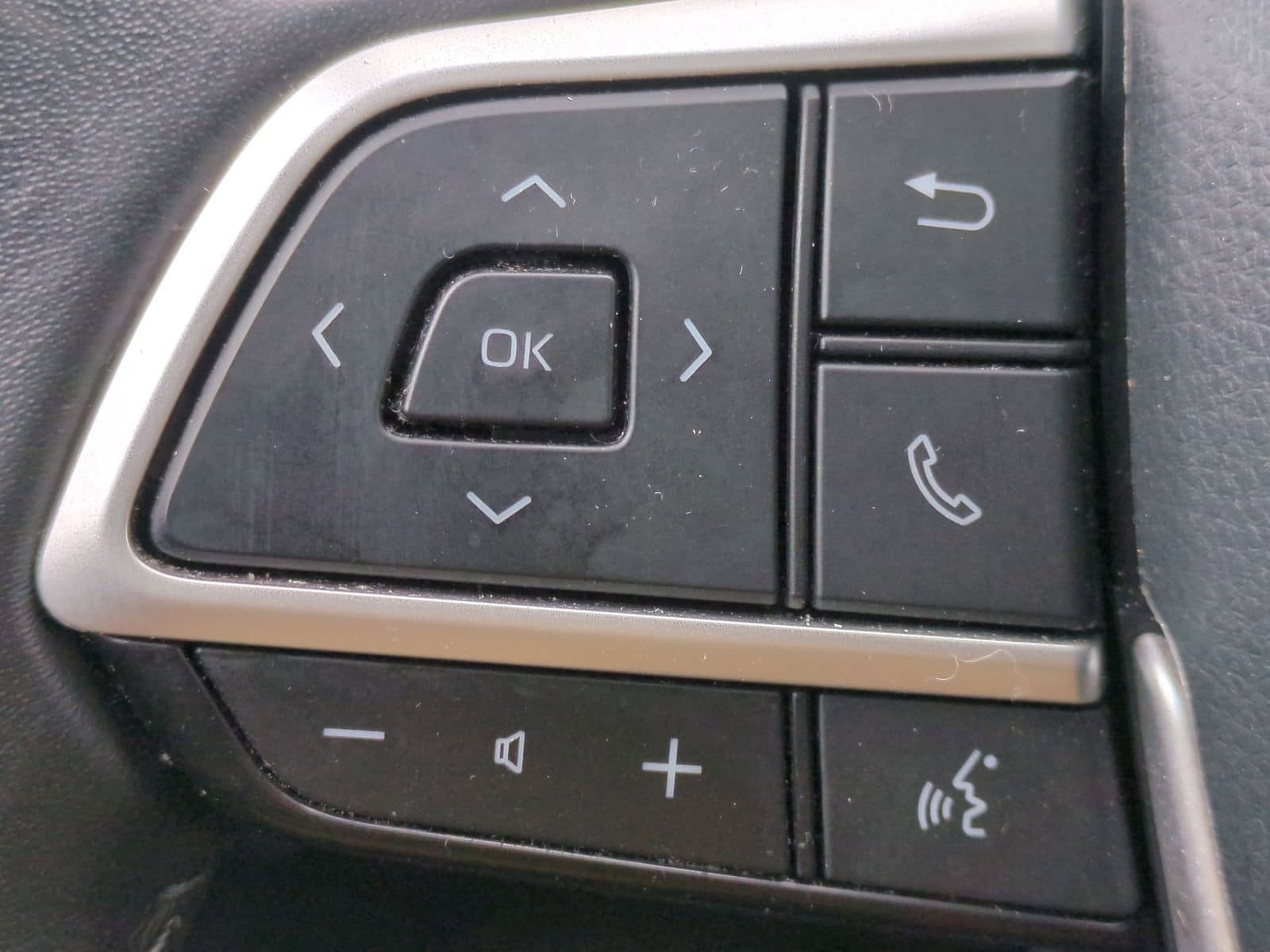 Thumbnail: 2023 Toyota Highlander - 26