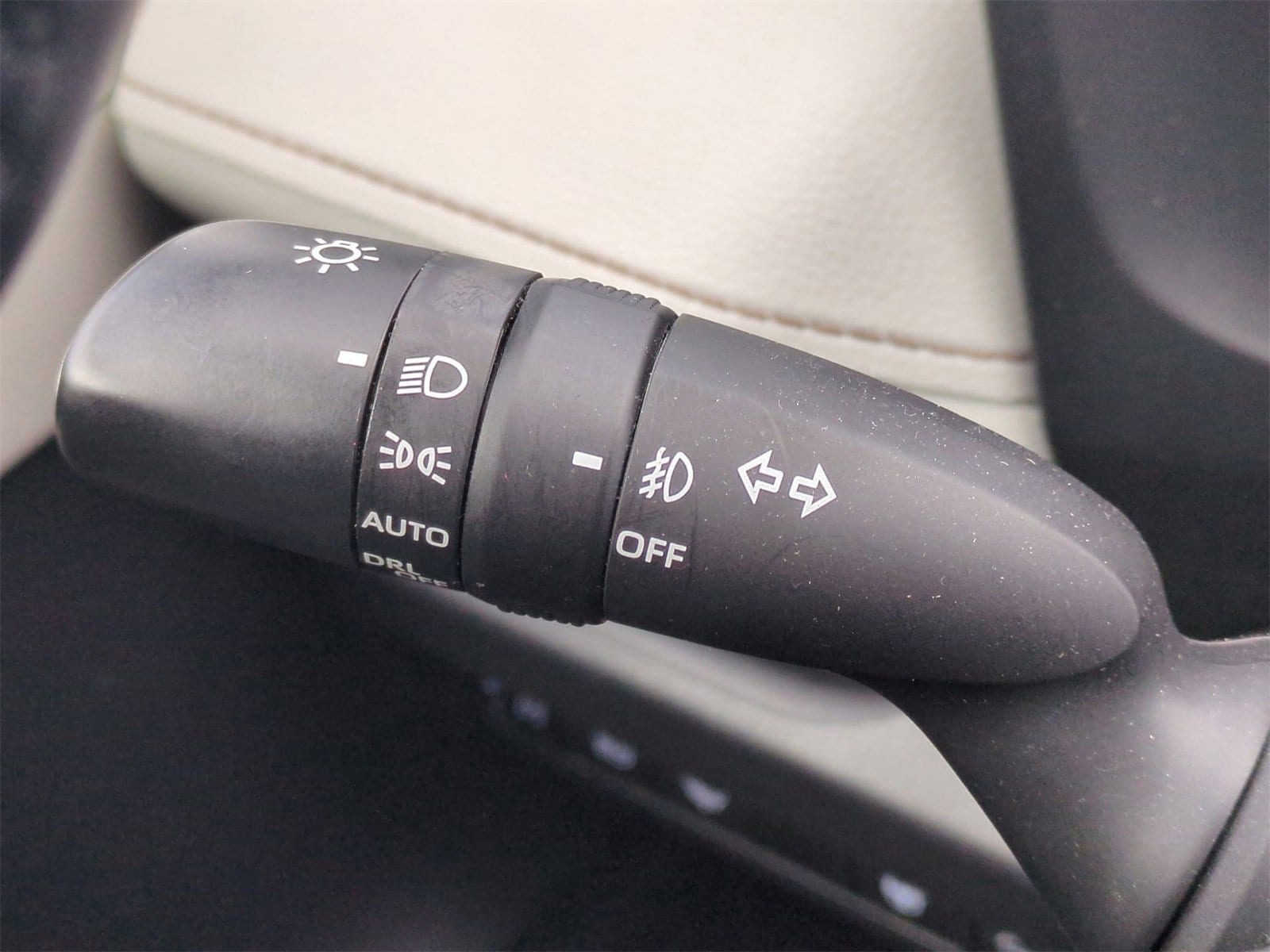 Thumbnail: 2021 Toyota RAV4 - 28