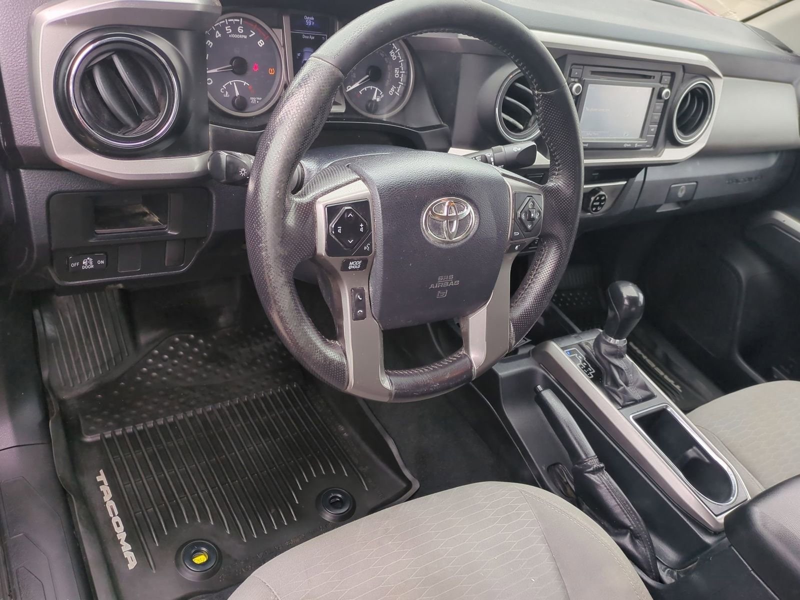 Thumbnail: 2016 Toyota Tacoma - 10