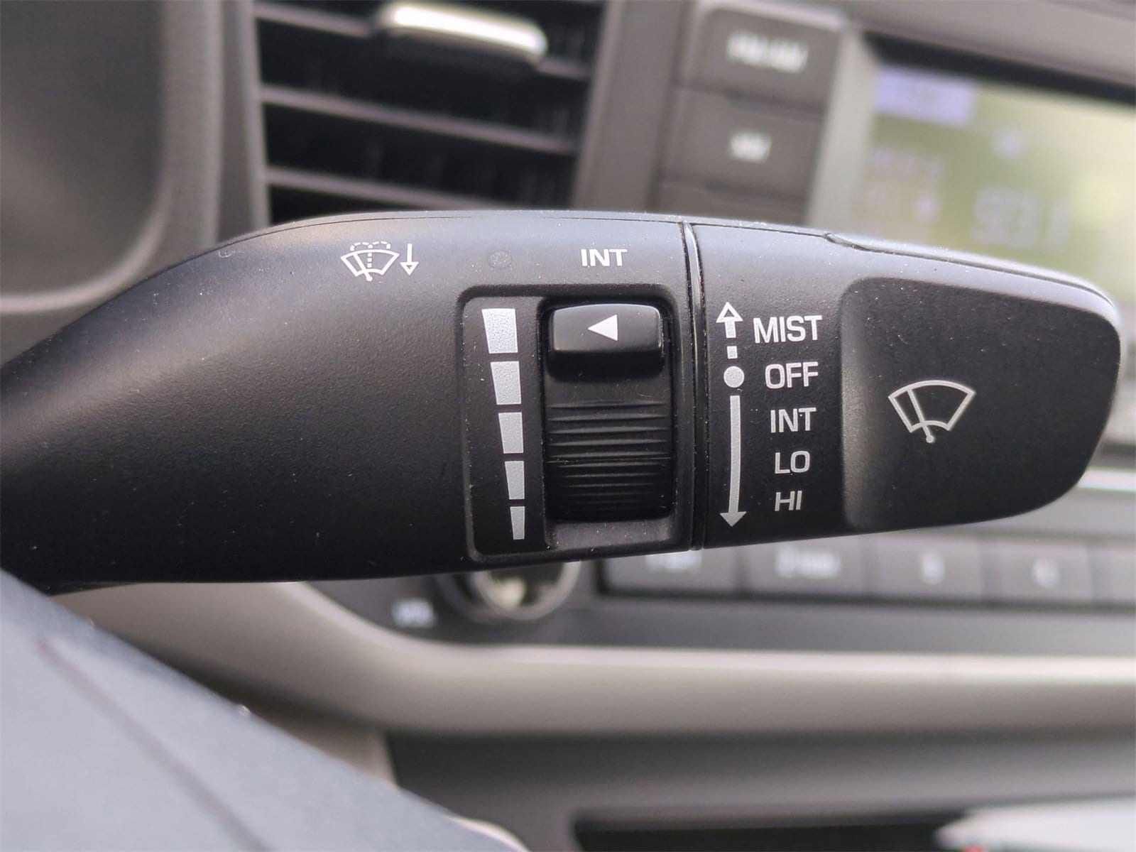 2017 Hyundai Elantra SE 24
