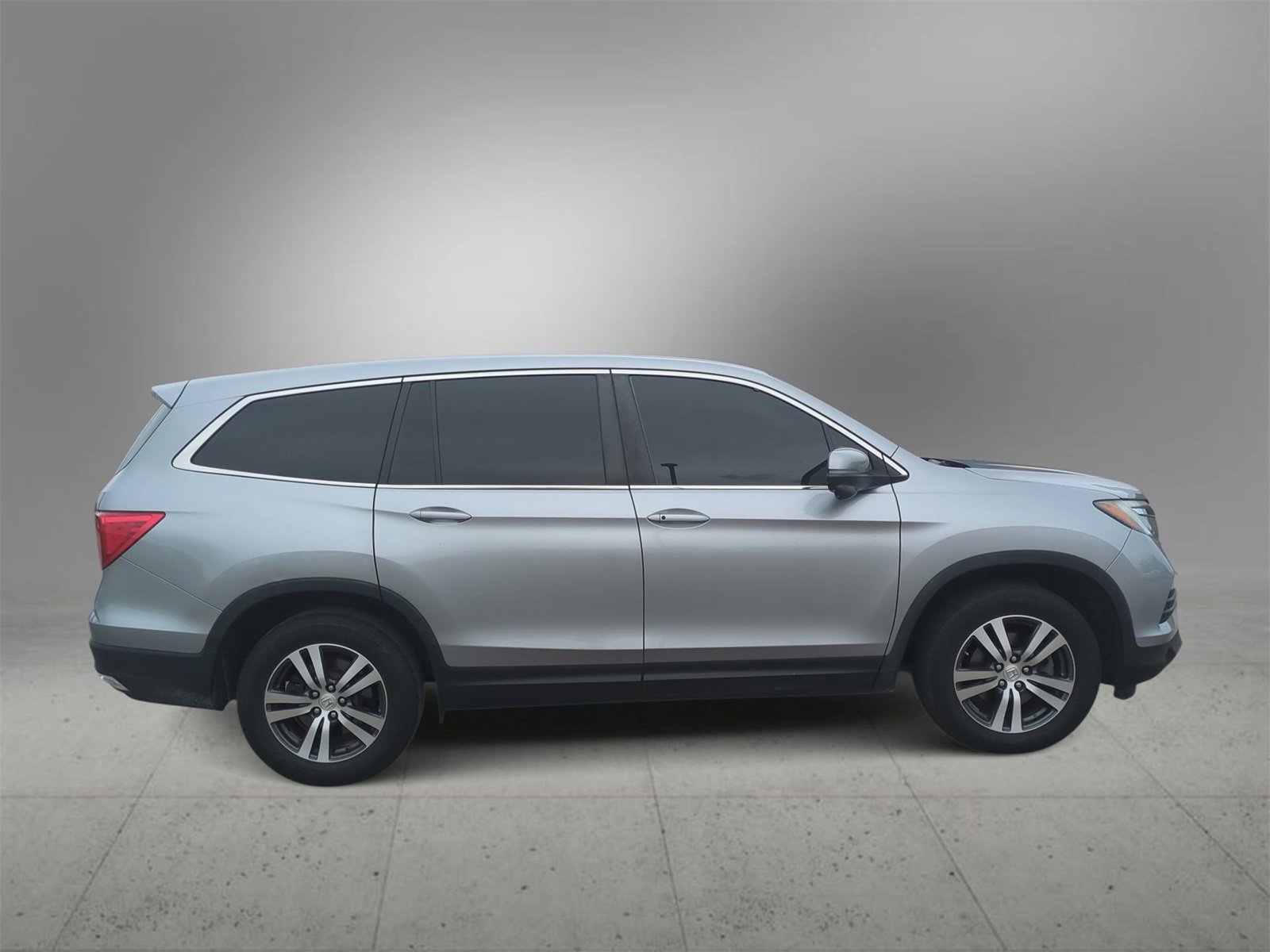 Thumbnail: 2018 Honda Pilot - 9