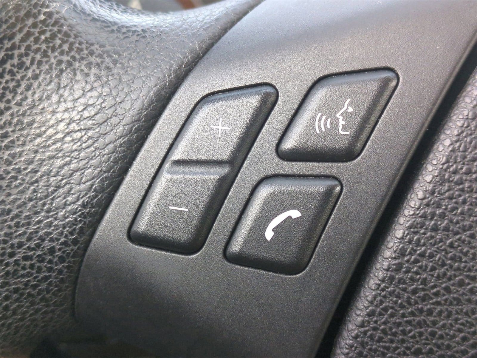 Thumbnail: 2011 BMW 3 Series - 25