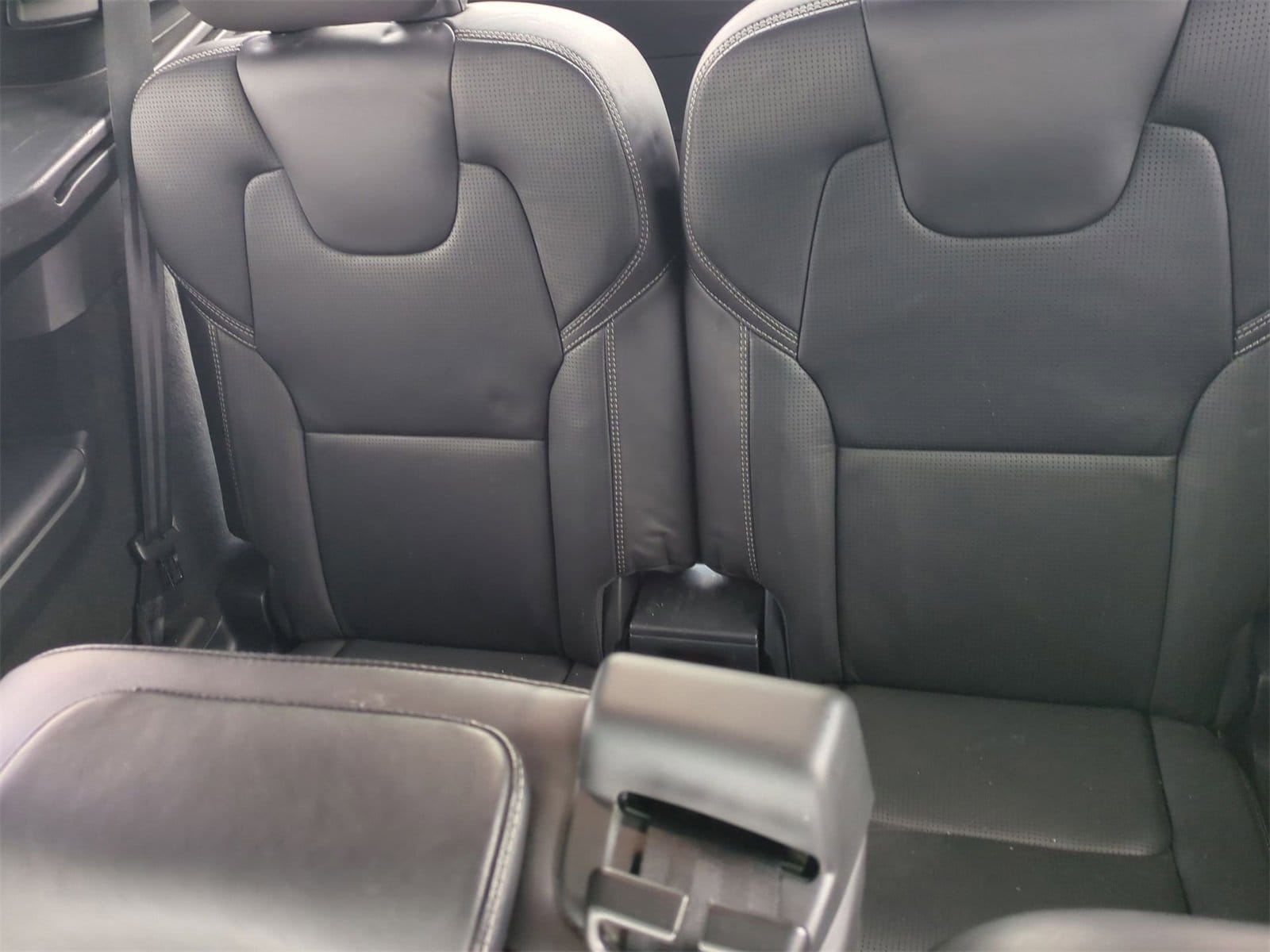 Thumbnail: 2016 Volvo XC90 - 22