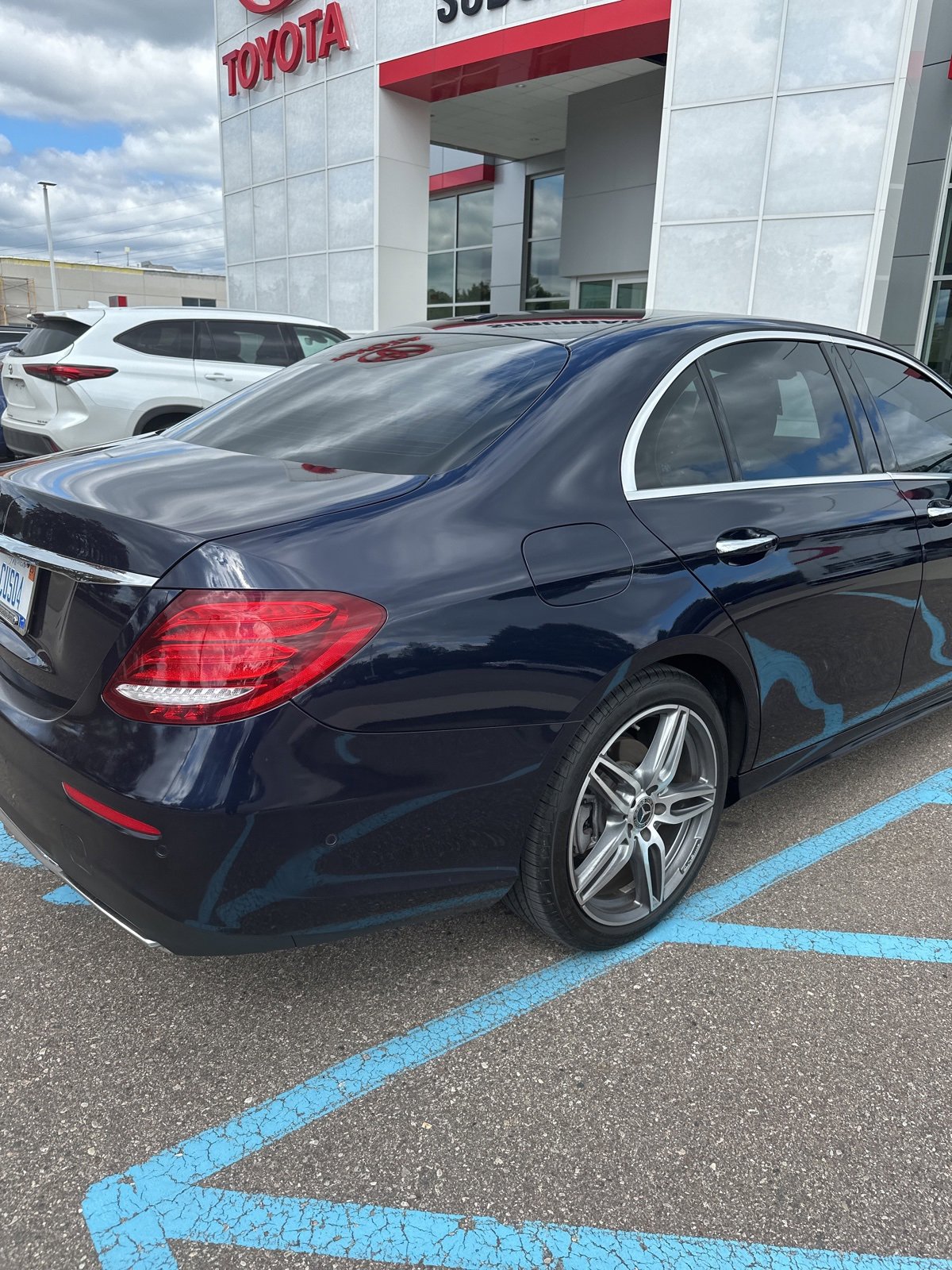 Thumbnail: 2020 Mercedes-Benz E-Class - 2