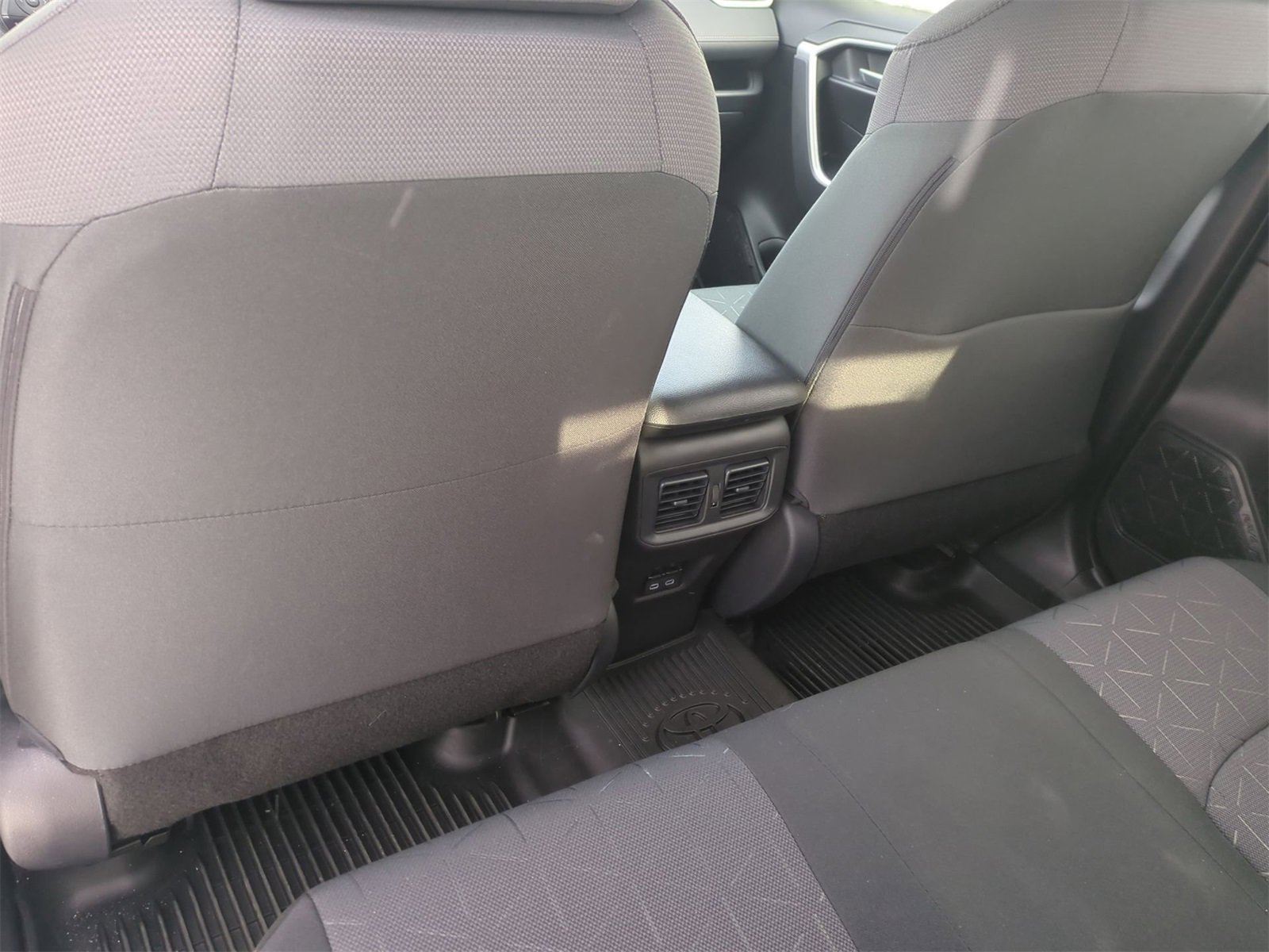 Thumbnail: 2025 Toyota RAV4 - 18