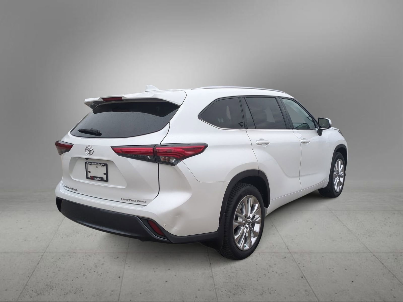 Thumbnail: 2023 Toyota Highlander - 8