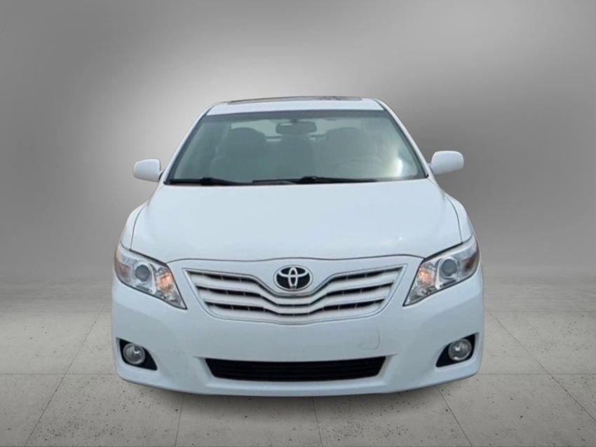 2010 Toyota Camry XLE 3