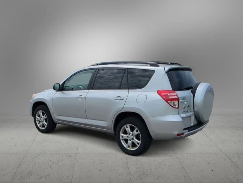 Thumbnail: 2011 Toyota RAV4 - 6
