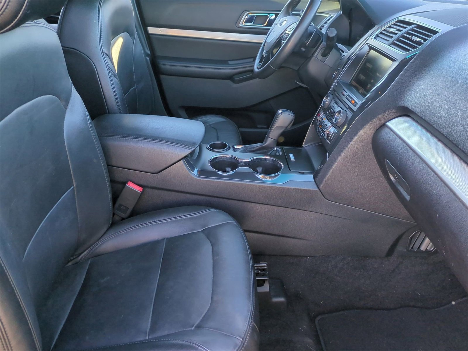 Thumbnail: 2016 Ford Explorer - 23