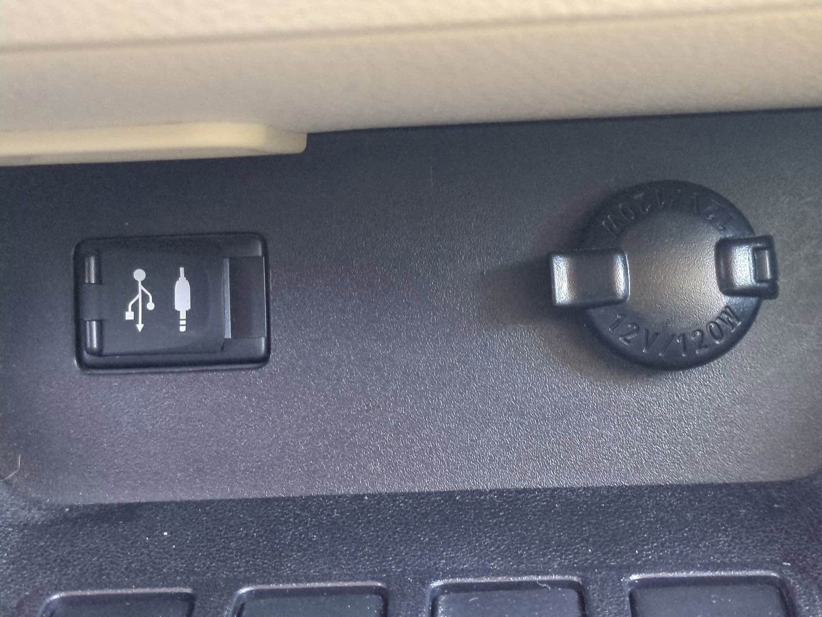 Thumbnail: 2016 Toyota Highlander - 33