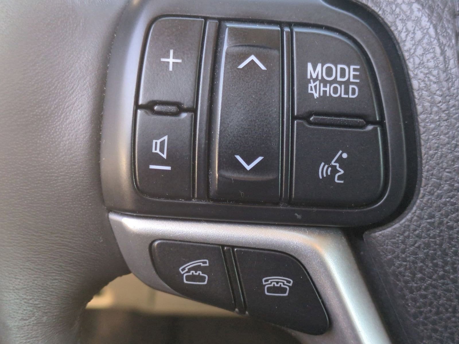 Thumbnail: 2016 Toyota Highlander - 25