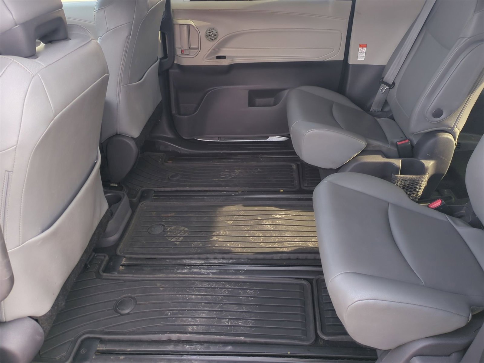 Thumbnail: 2021 Toyota Sienna - 20