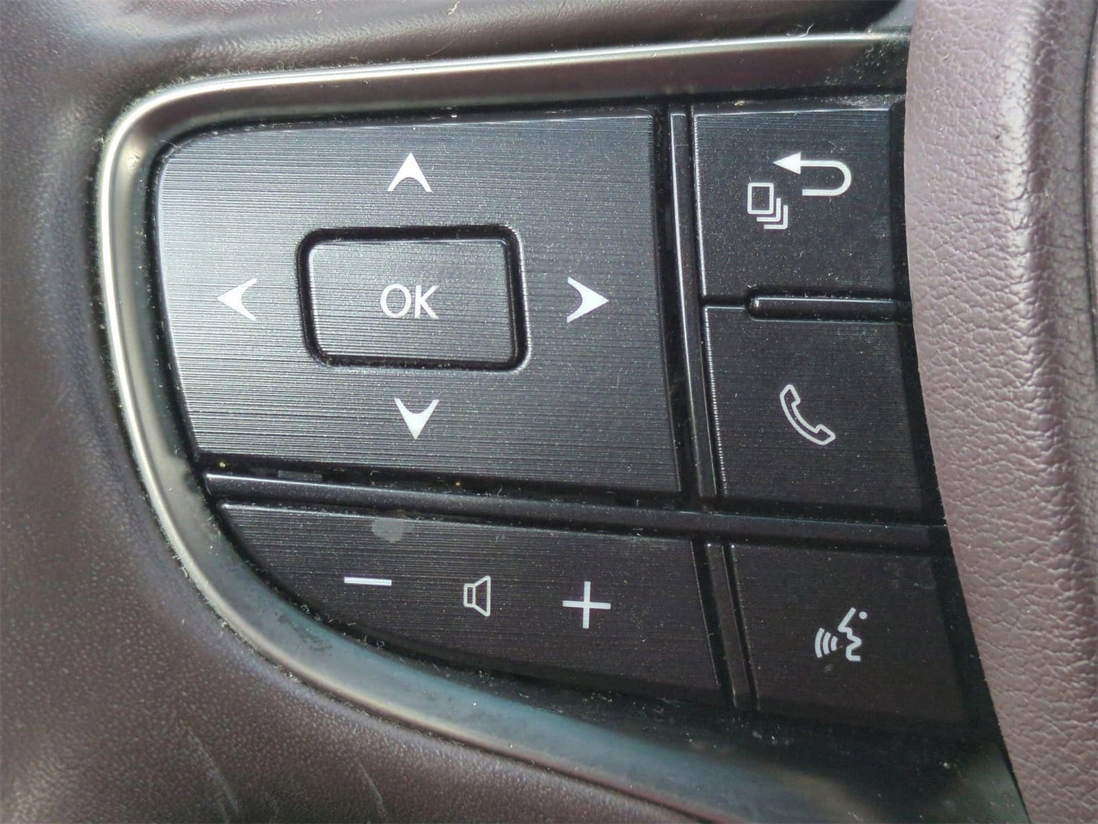 Thumbnail: 2019 Lexus ES - 24