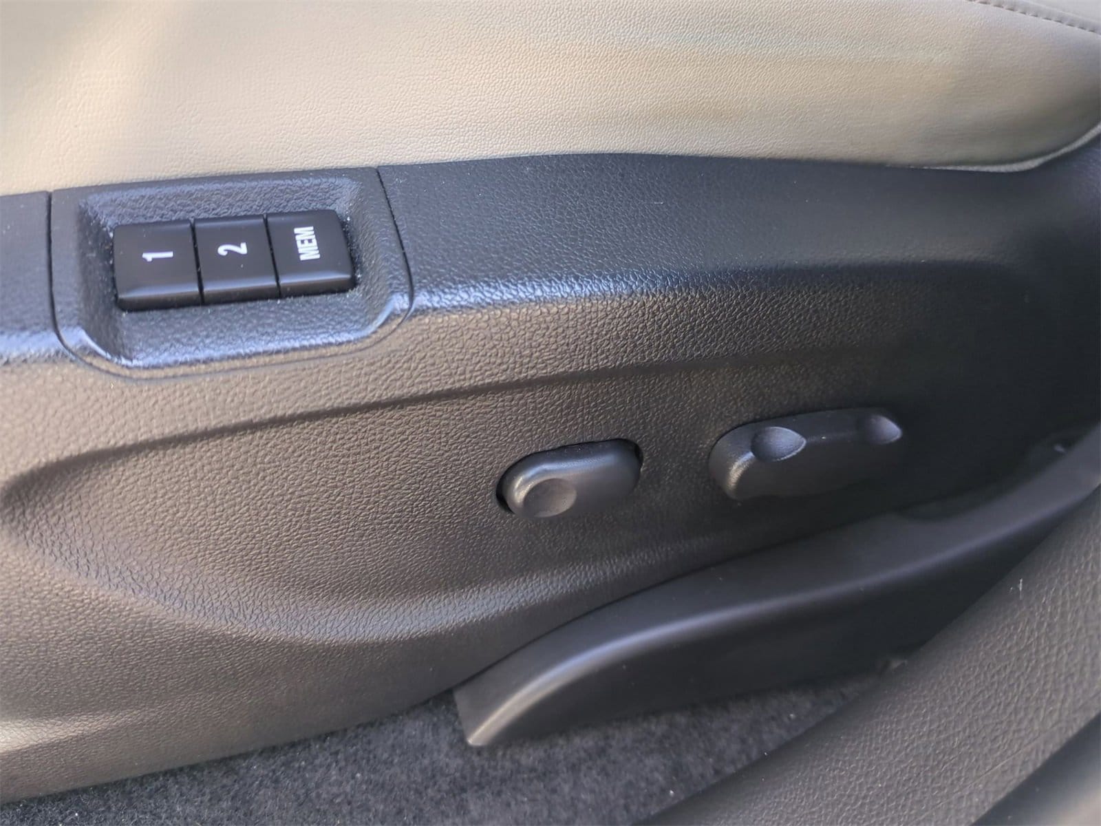 Thumbnail: 2018 Buick Encore - 17