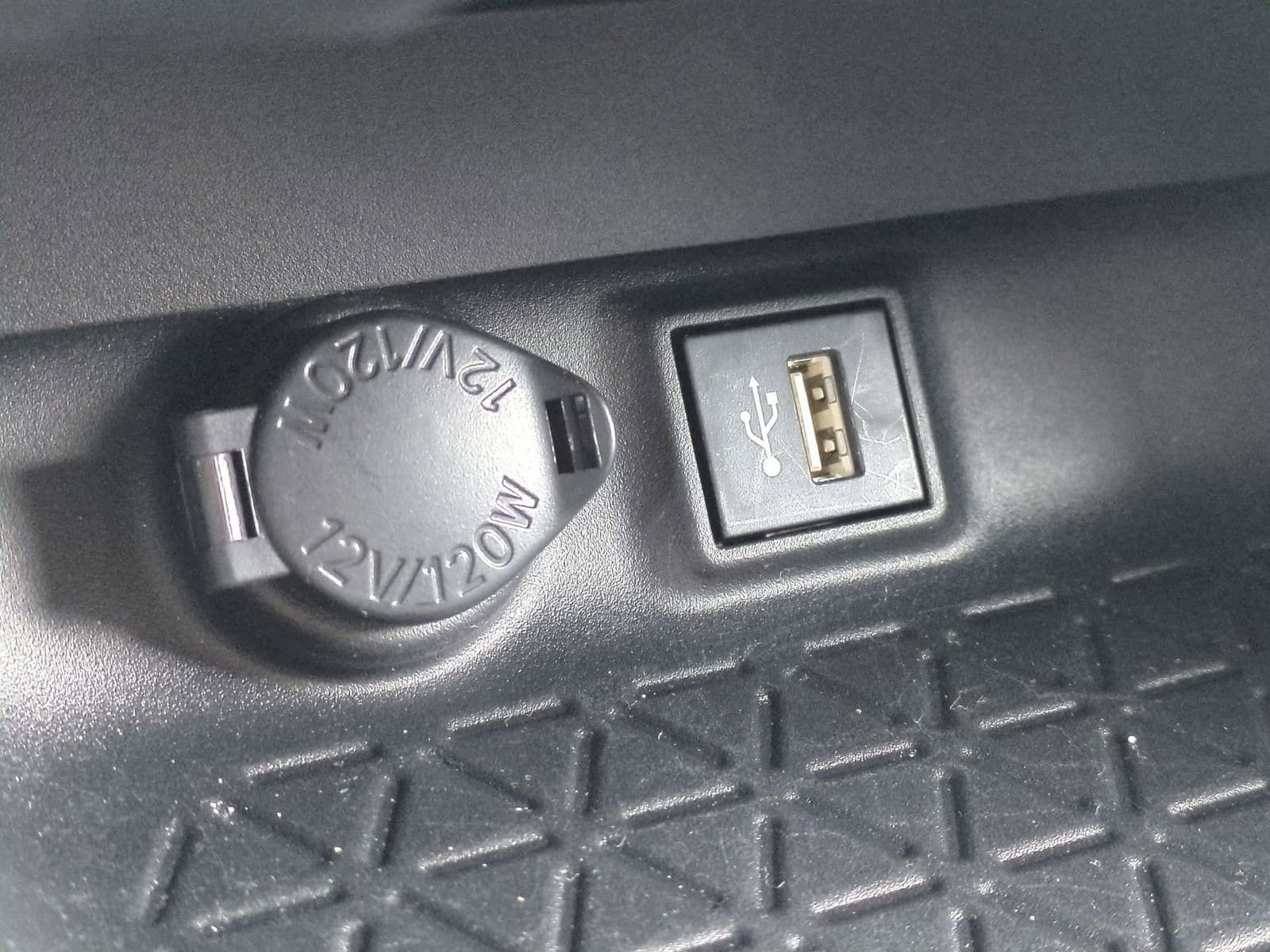 Thumbnail: 2023 Toyota RAV4 - 28