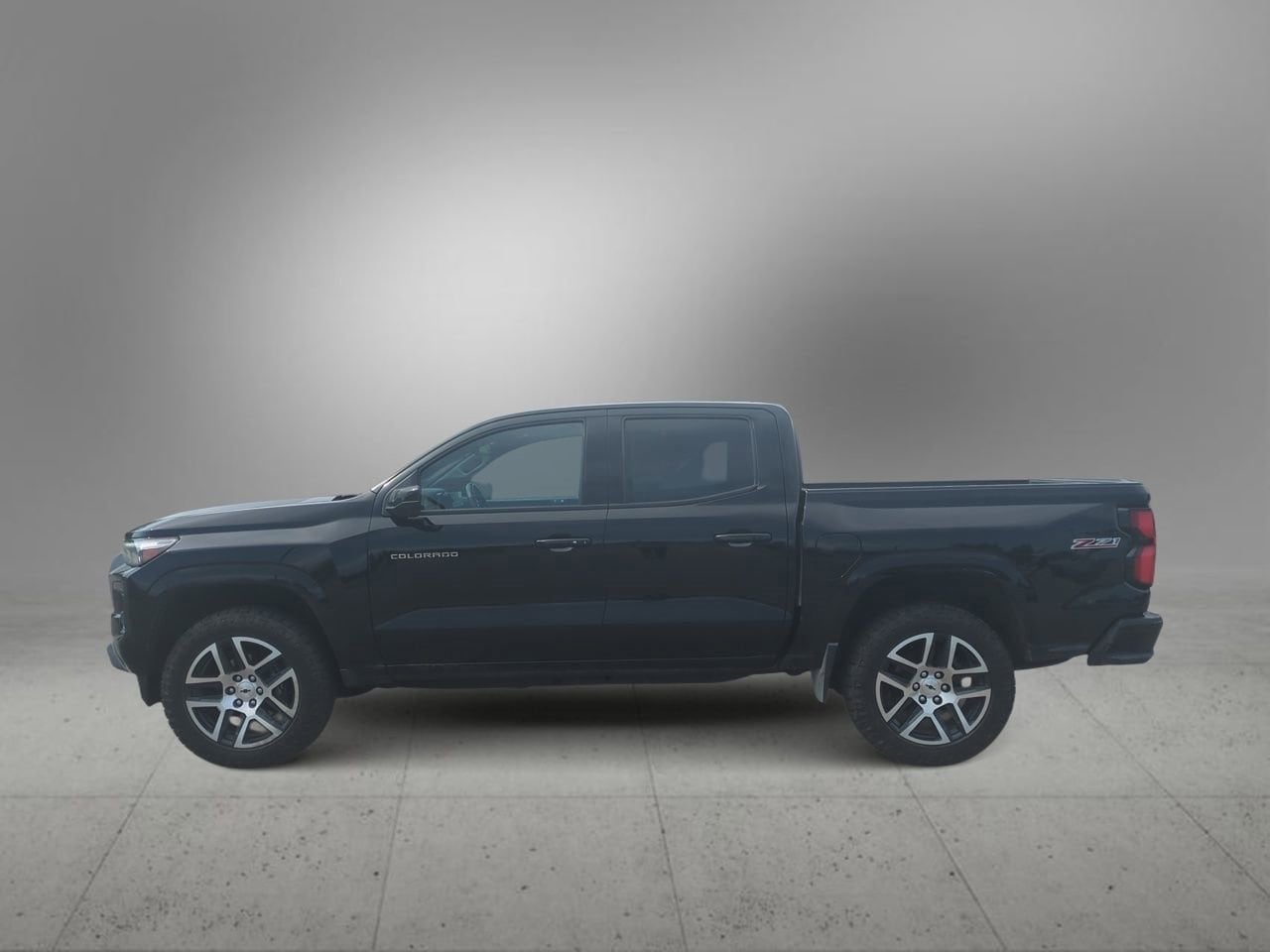 Thumbnail: 2023 Chevrolet Colorado - 5