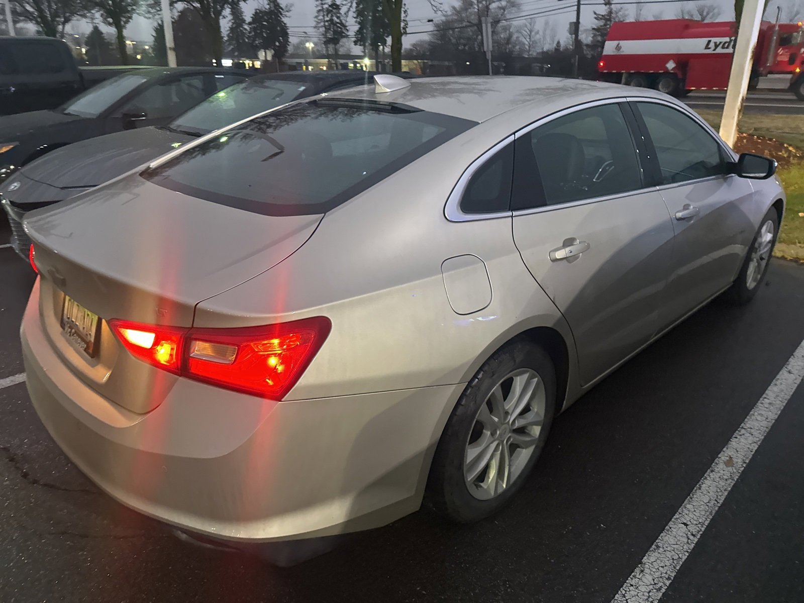 Thumbnail: 2016 Chevrolet Malibu - 3