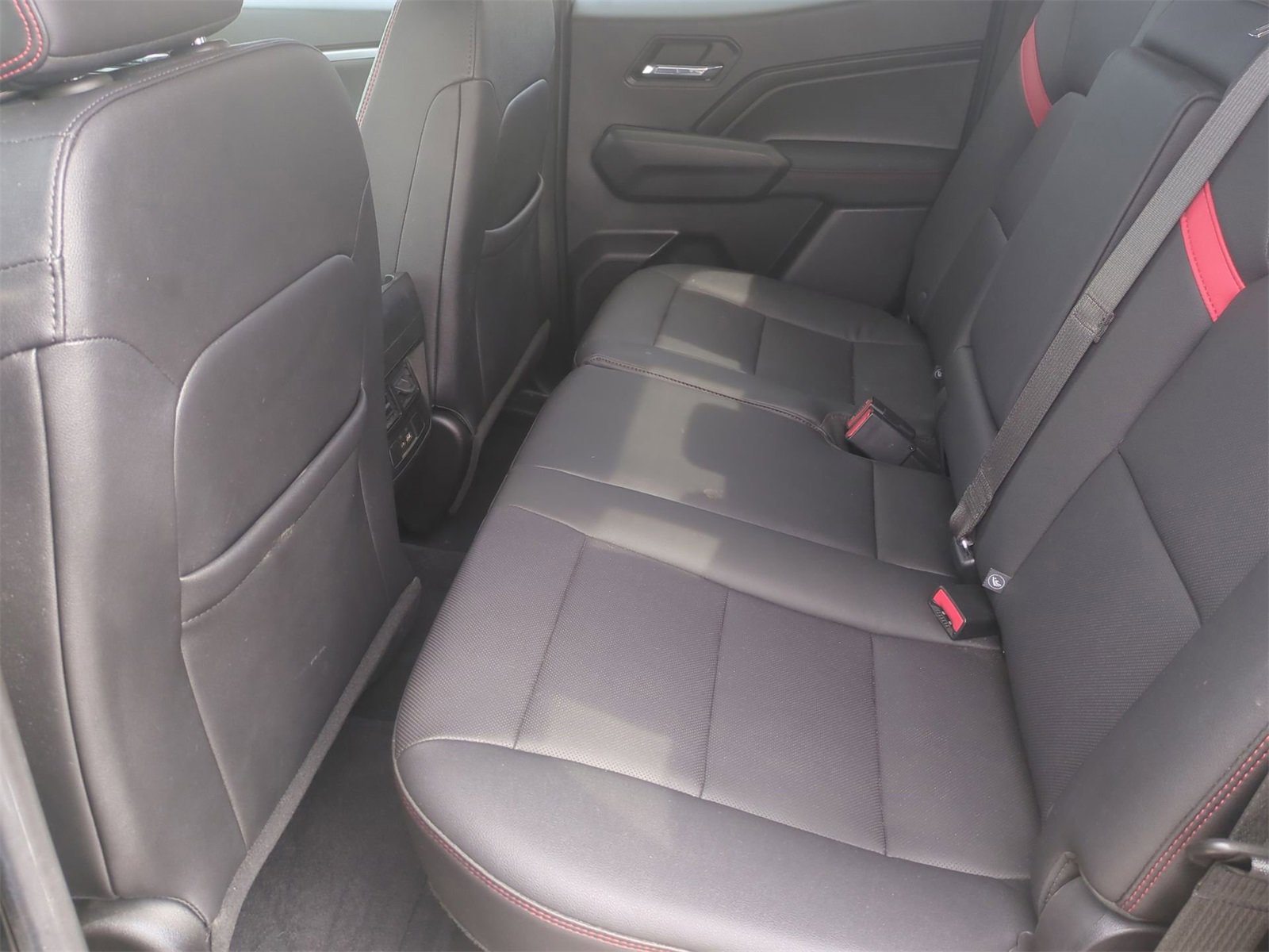 Thumbnail: 2023 Chevrolet Colorado - 20