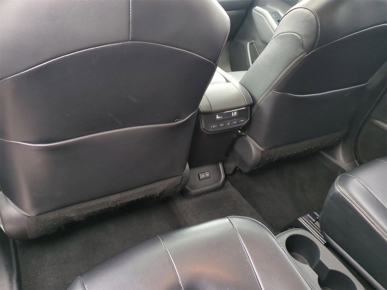 Thumbnail: 2022 Toyota Highlander - 18