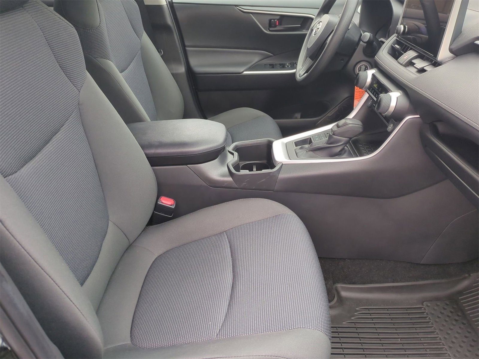 Thumbnail: 2023 Toyota RAV4 - 21