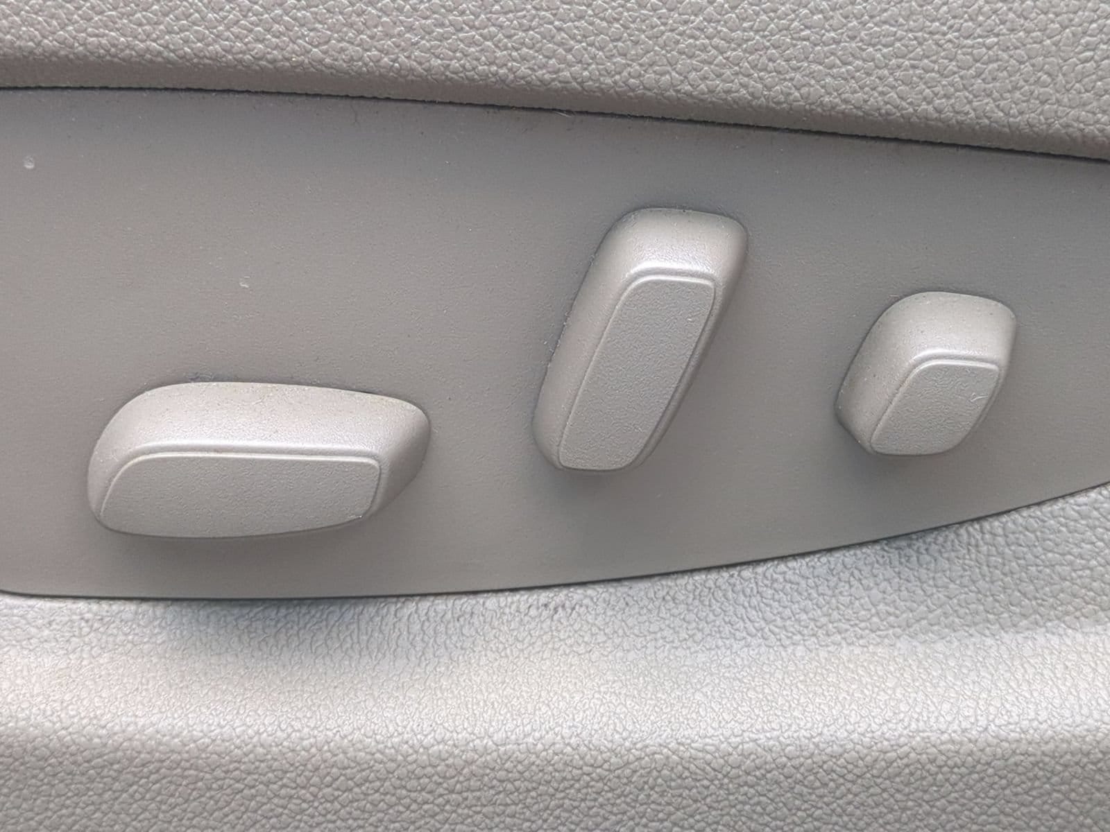 Thumbnail: 2014 Chevrolet Silverado 1500 - 17