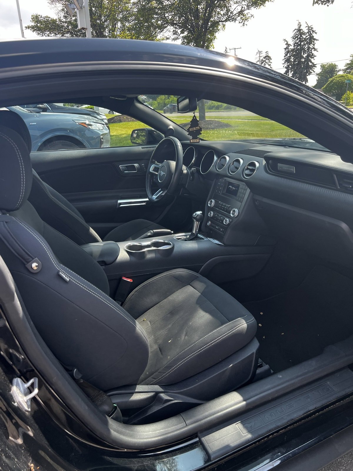 2019 Ford Mustang  4