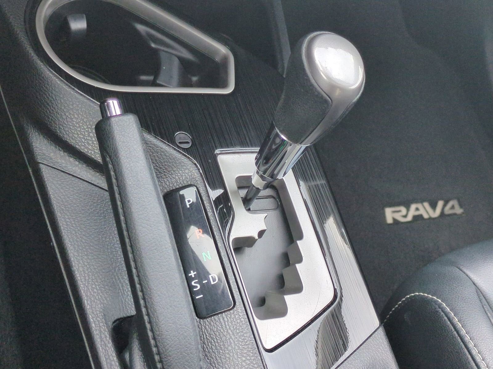 Thumbnail: 2017 Toyota RAV4 - 33