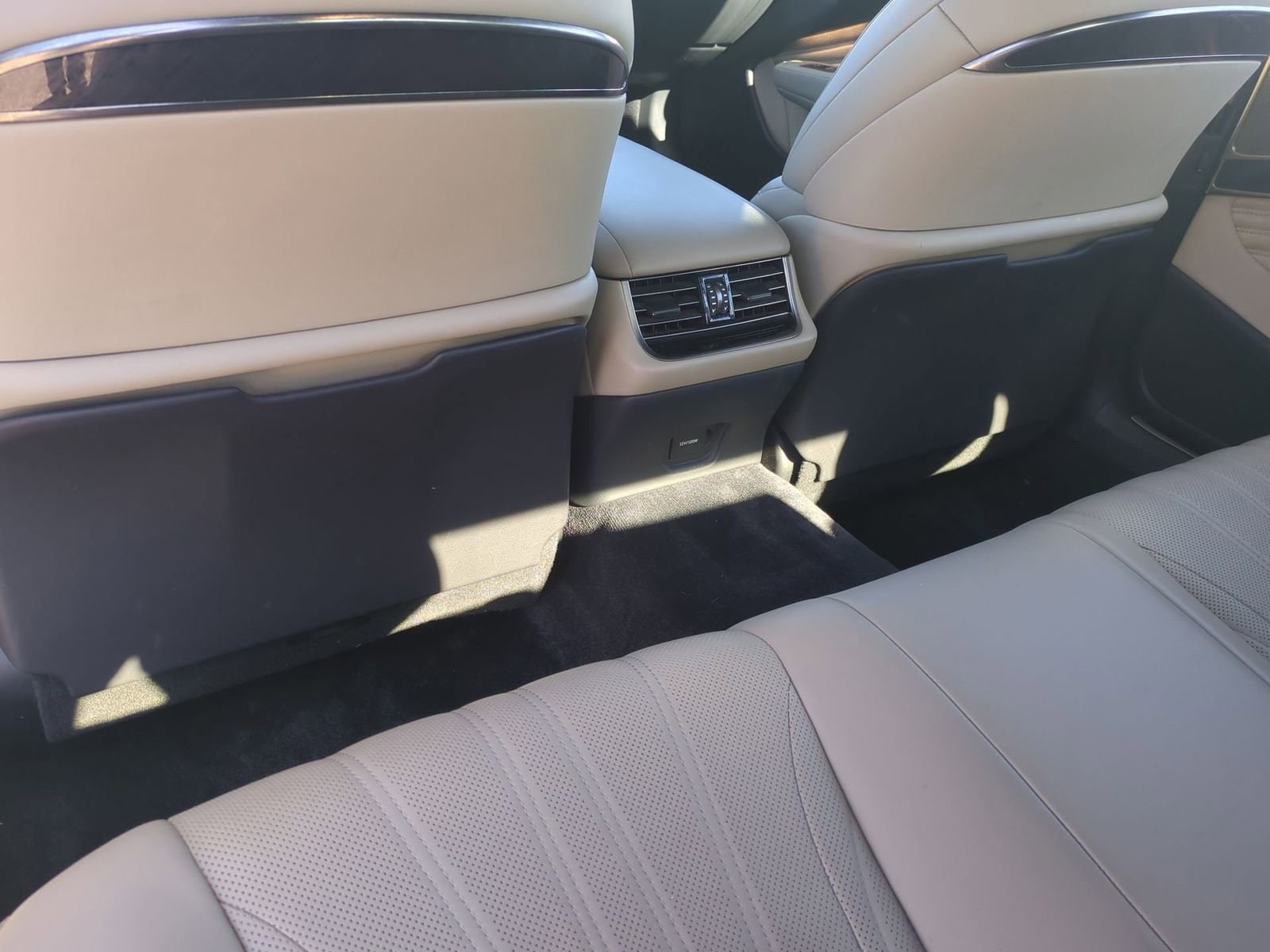 Thumbnail: 2021 Lexus LS - 18