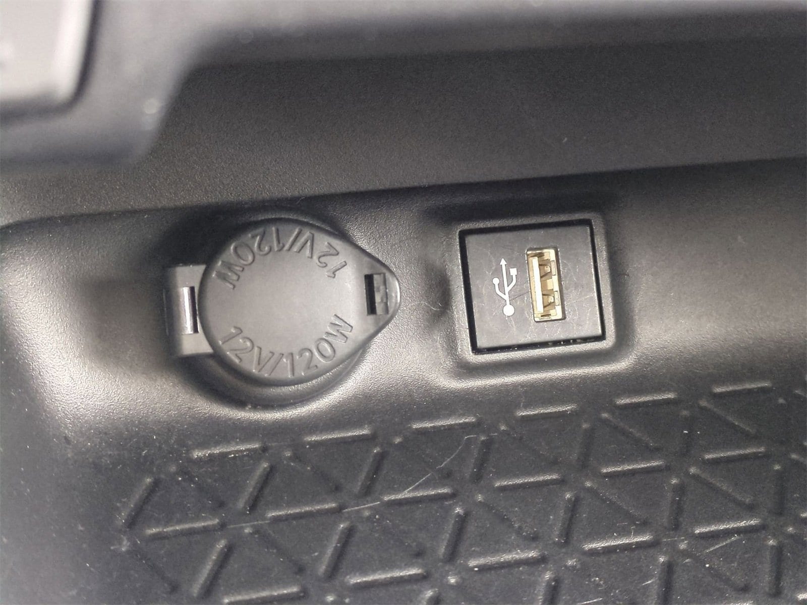 Thumbnail: 2023 Toyota RAV4 - 31