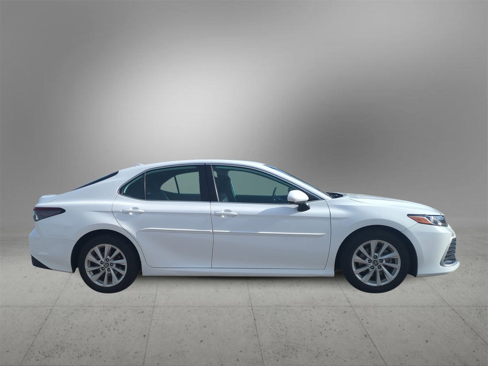 Thumbnail: 2023 Toyota Camry - 9