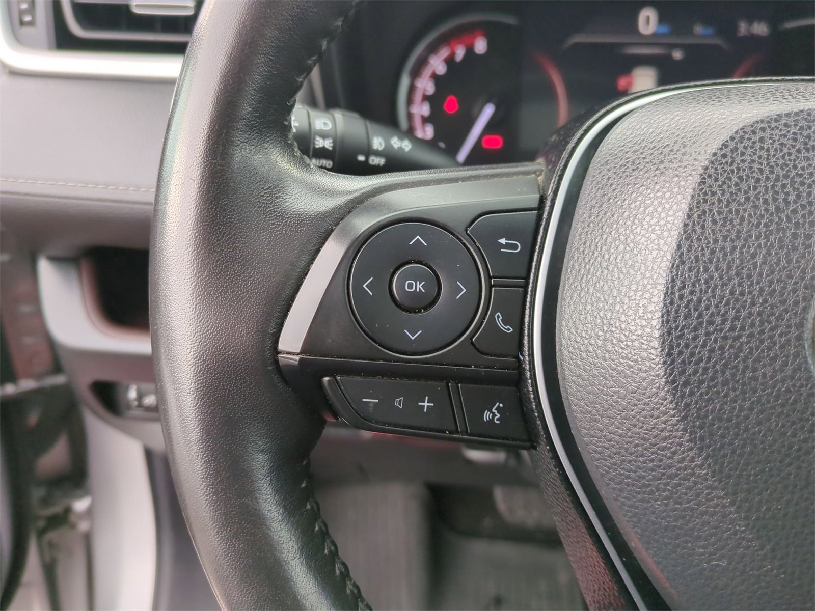 Thumbnail: 2019 Toyota RAV4 - 24