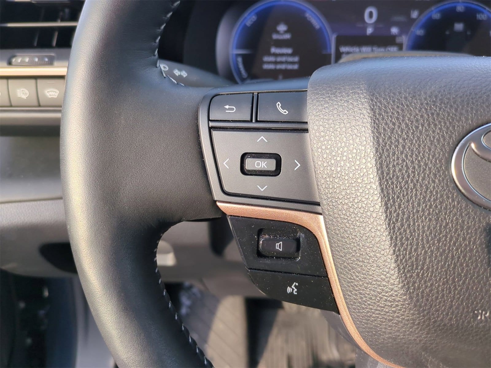 Thumbnail: 2025 Toyota Crown Signia - 23