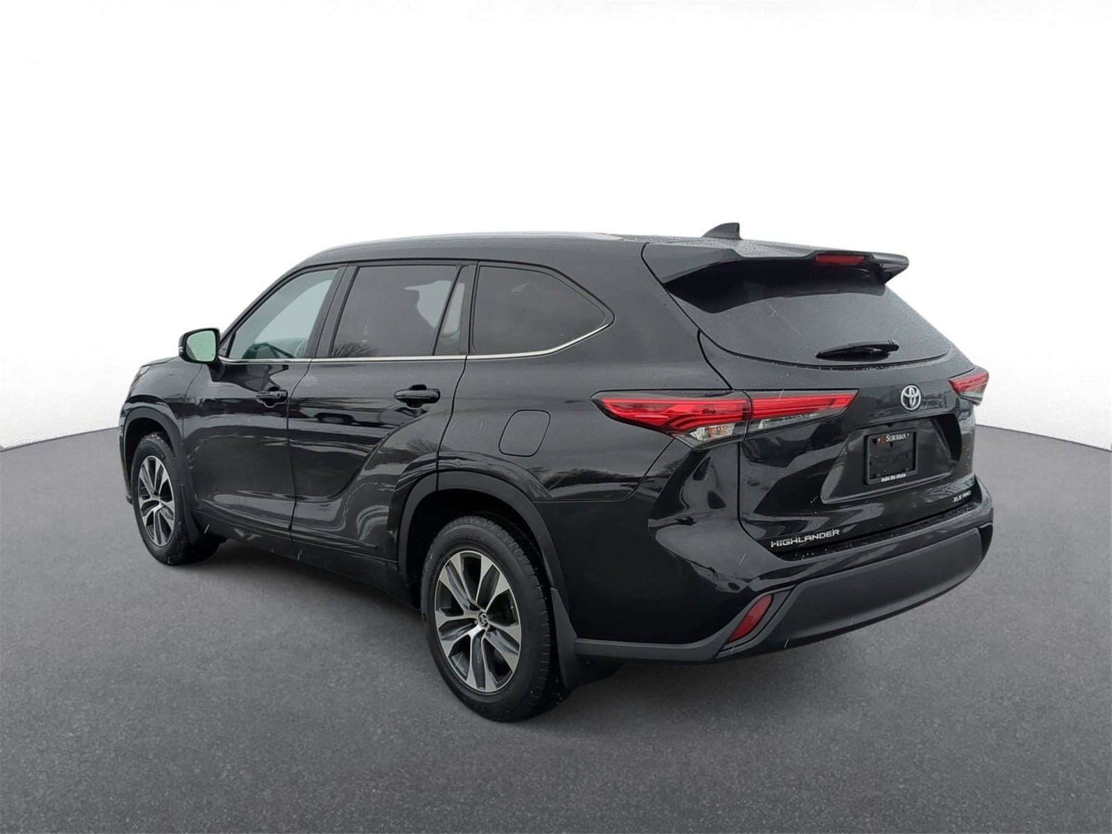 Thumbnail: 2023 Toyota Highlander - 6