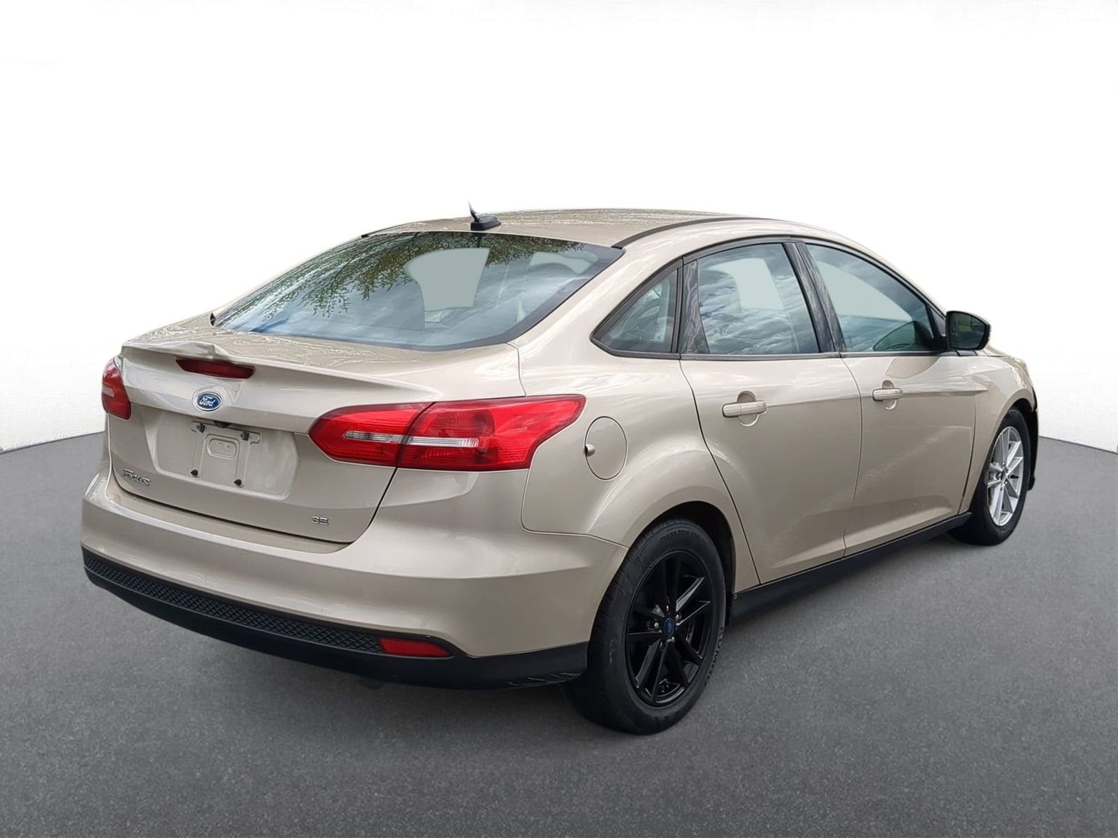Thumbnail: 2017 Ford Focus - 8
