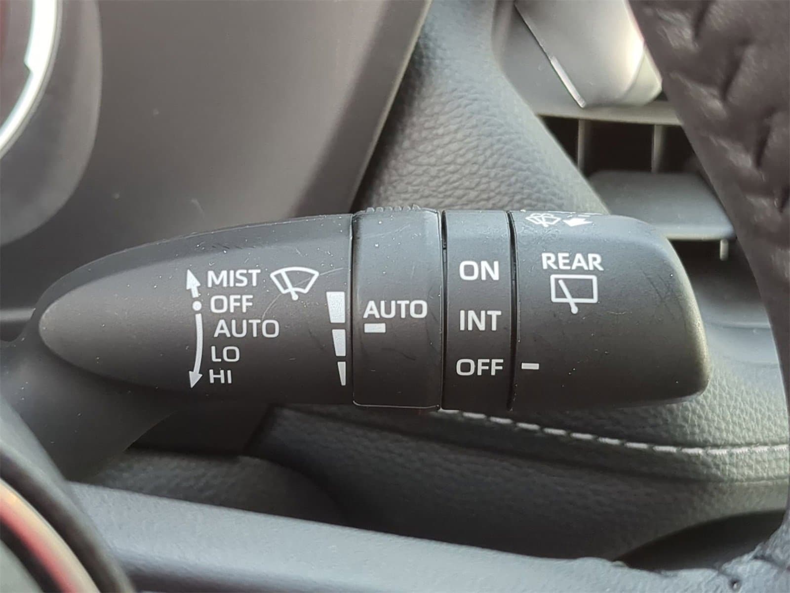 Thumbnail: 2025 Toyota RAV4 - 32