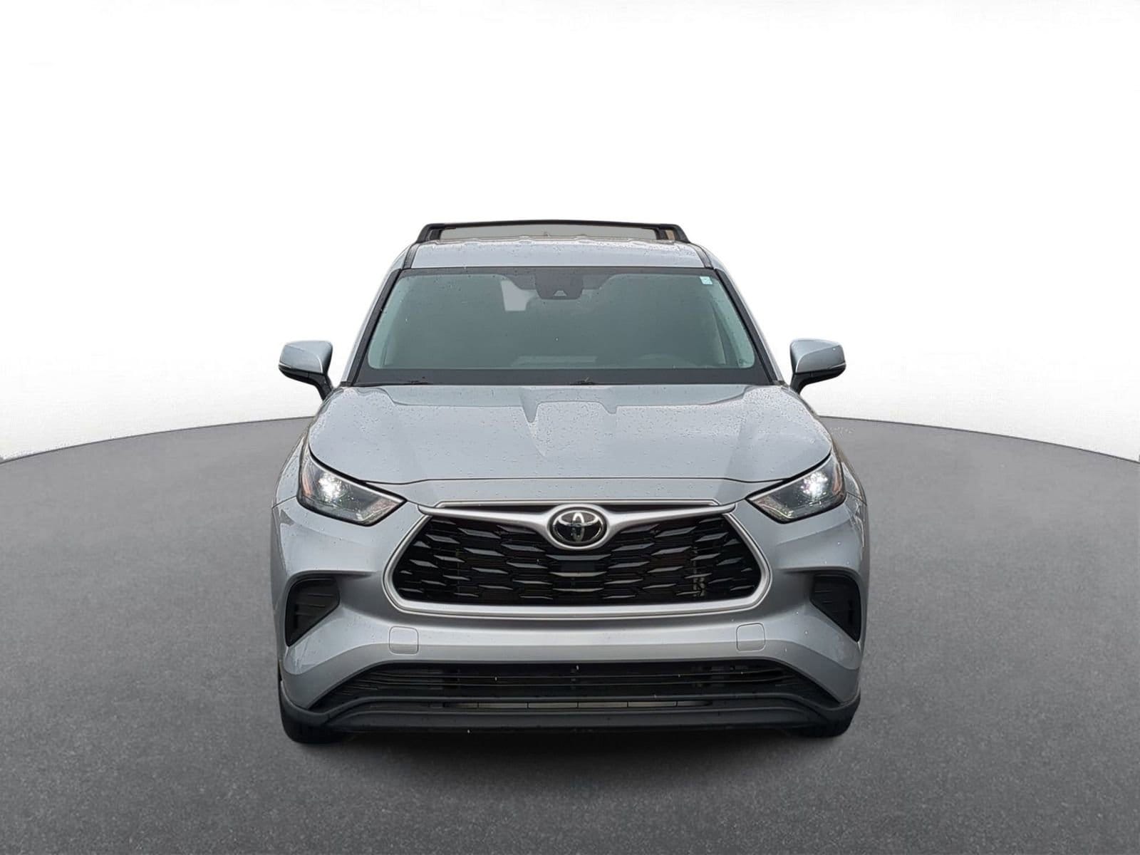 Thumbnail: 2023 Toyota Highlander - 3