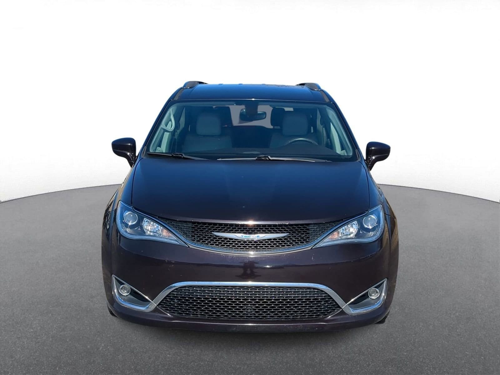 Thumbnail: 2018 Chrysler Pacifica - 3