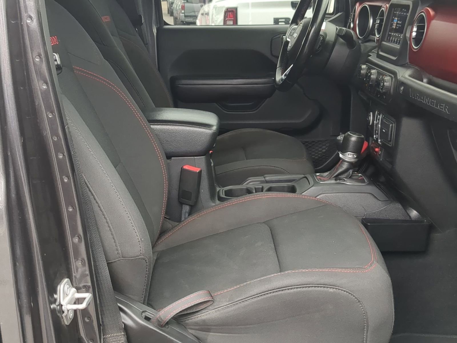 Thumbnail: 2020 Jeep Wrangler - 21