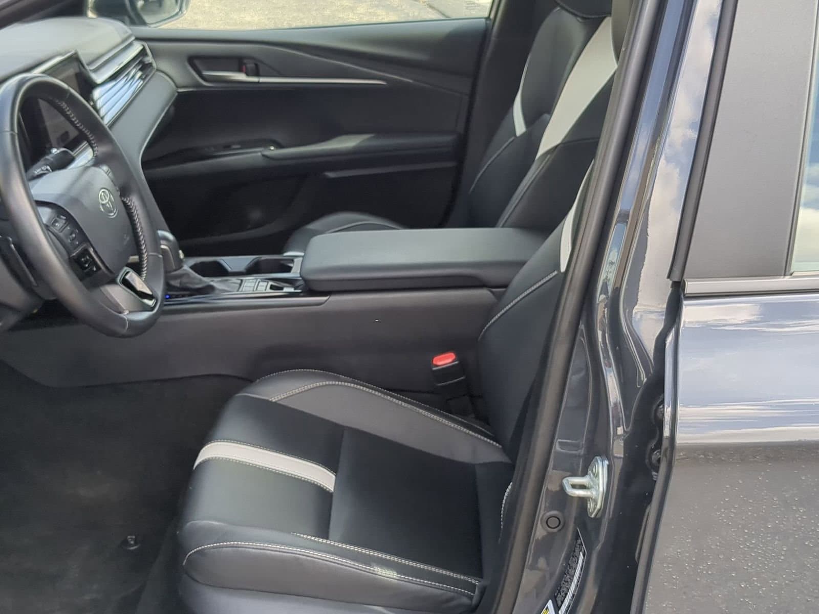 Thumbnail: 2025 Toyota Camry - 16