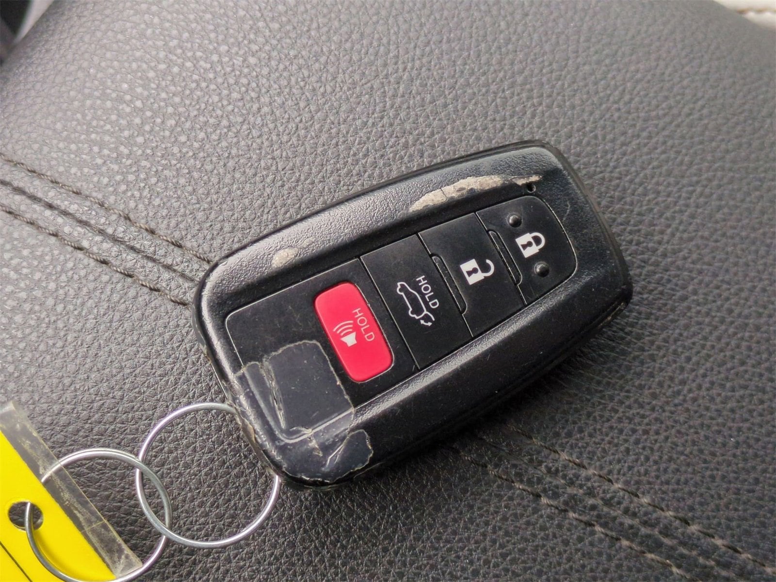 Thumbnail: 2020 Toyota RAV4 - 35