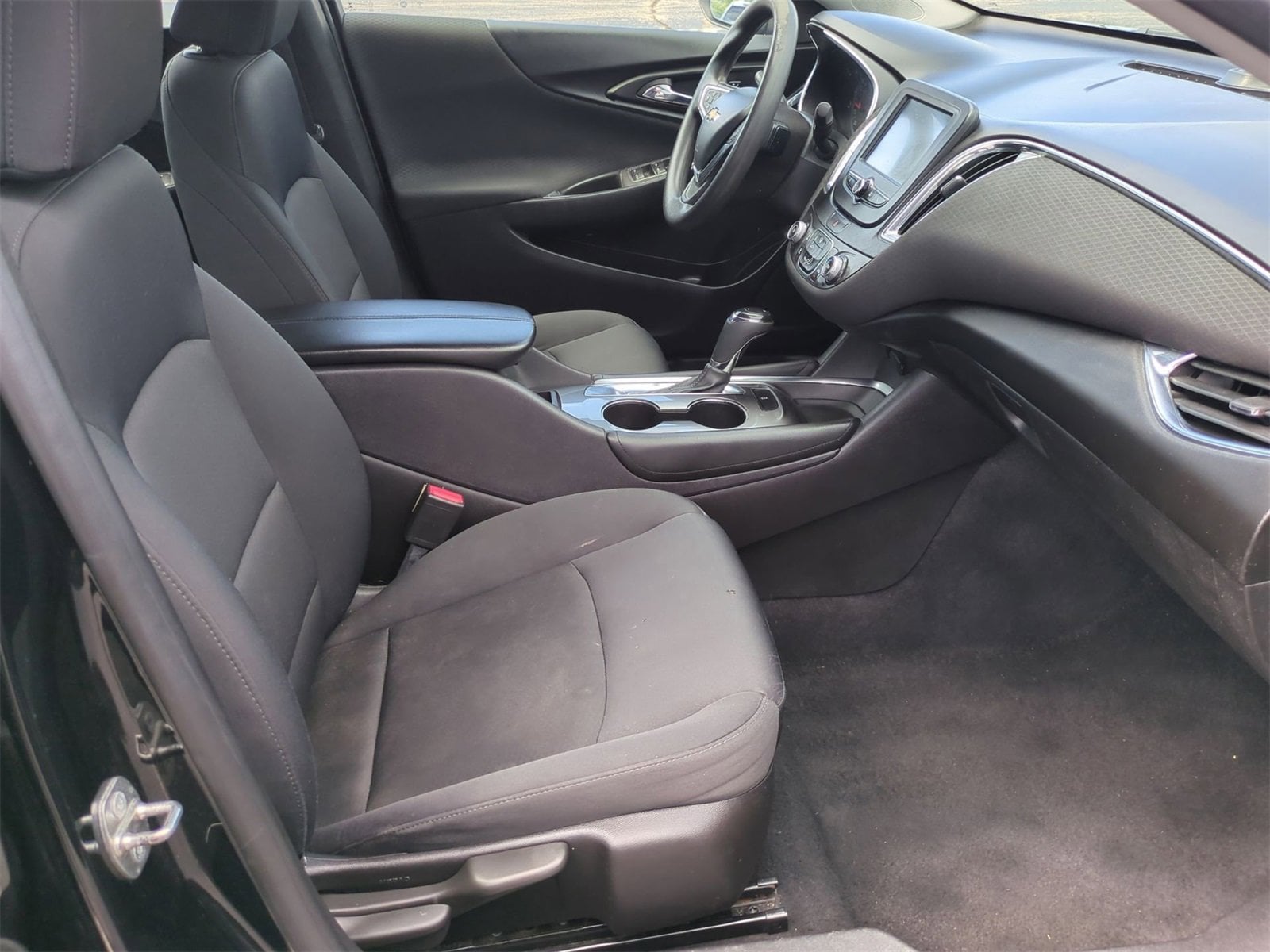 Thumbnail: 2016 Chevrolet Malibu - 19