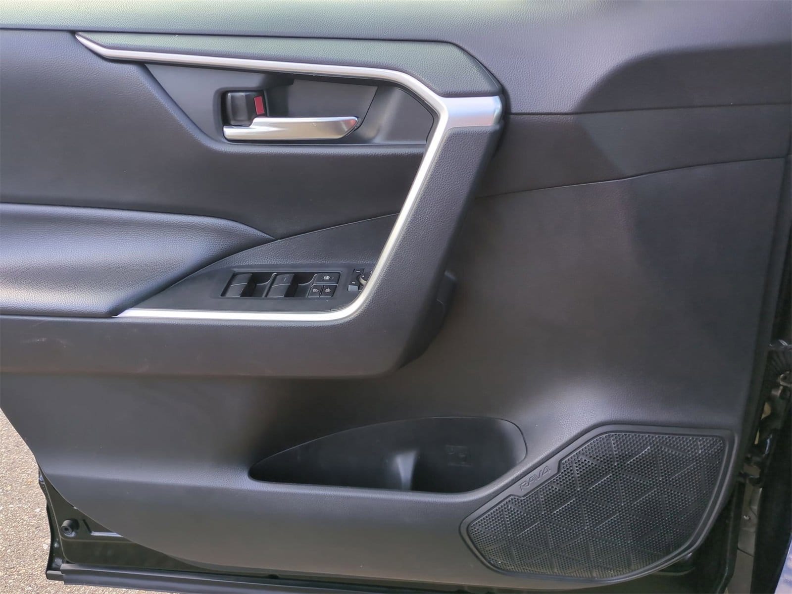 Thumbnail: 2020 Toyota RAV4 - 30