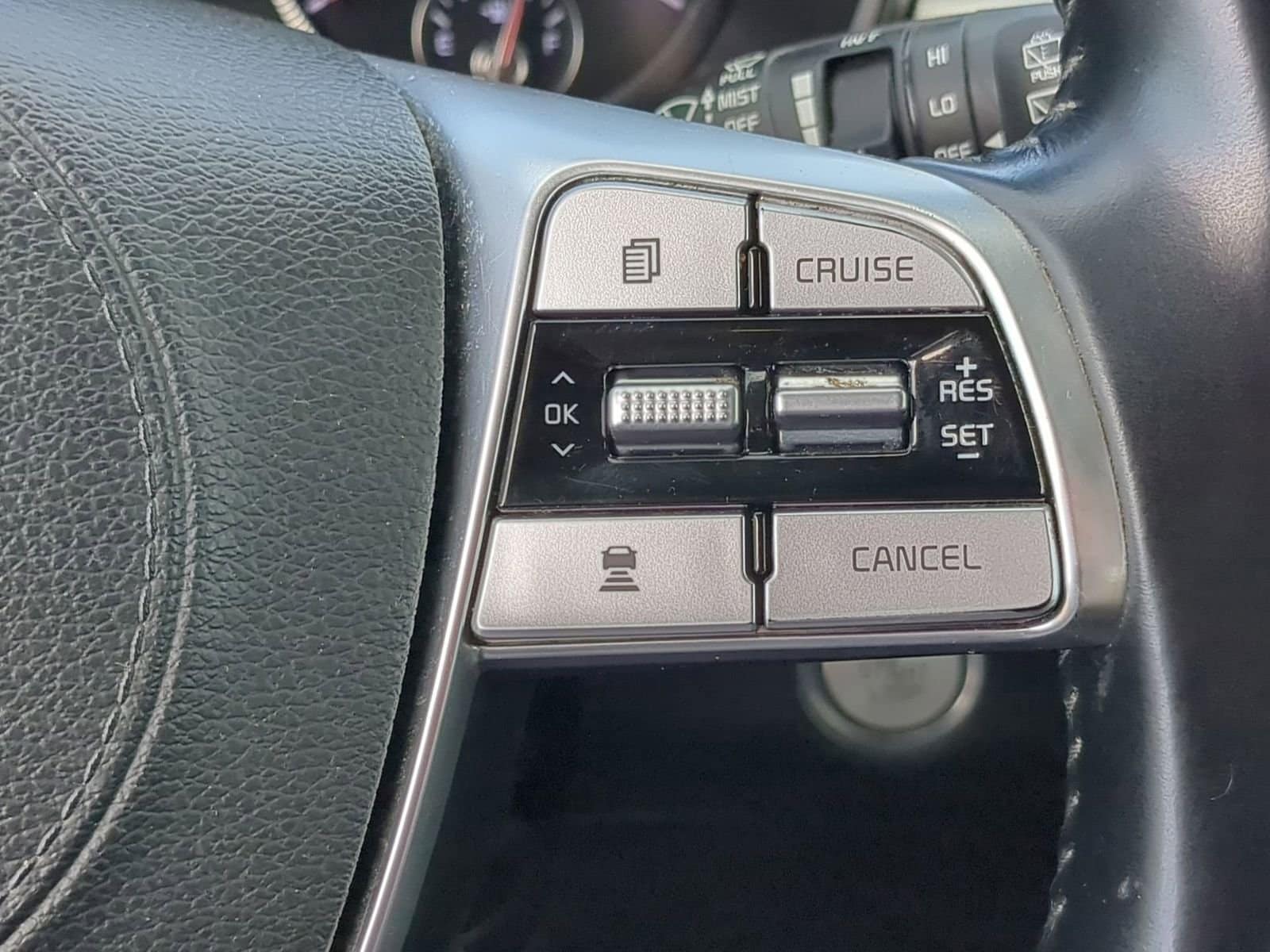 Thumbnail: 2020 Kia Telluride - 24