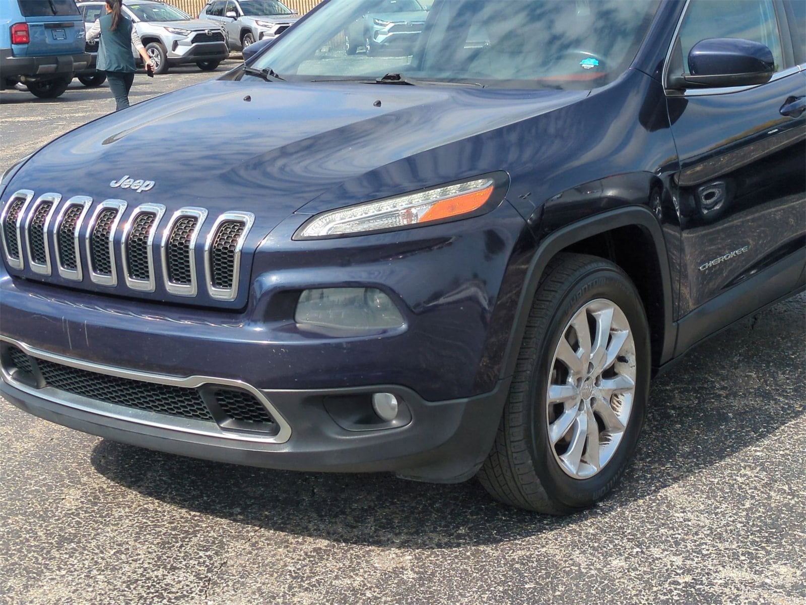 Thumbnail: 2015 Jeep Cherokee - 11