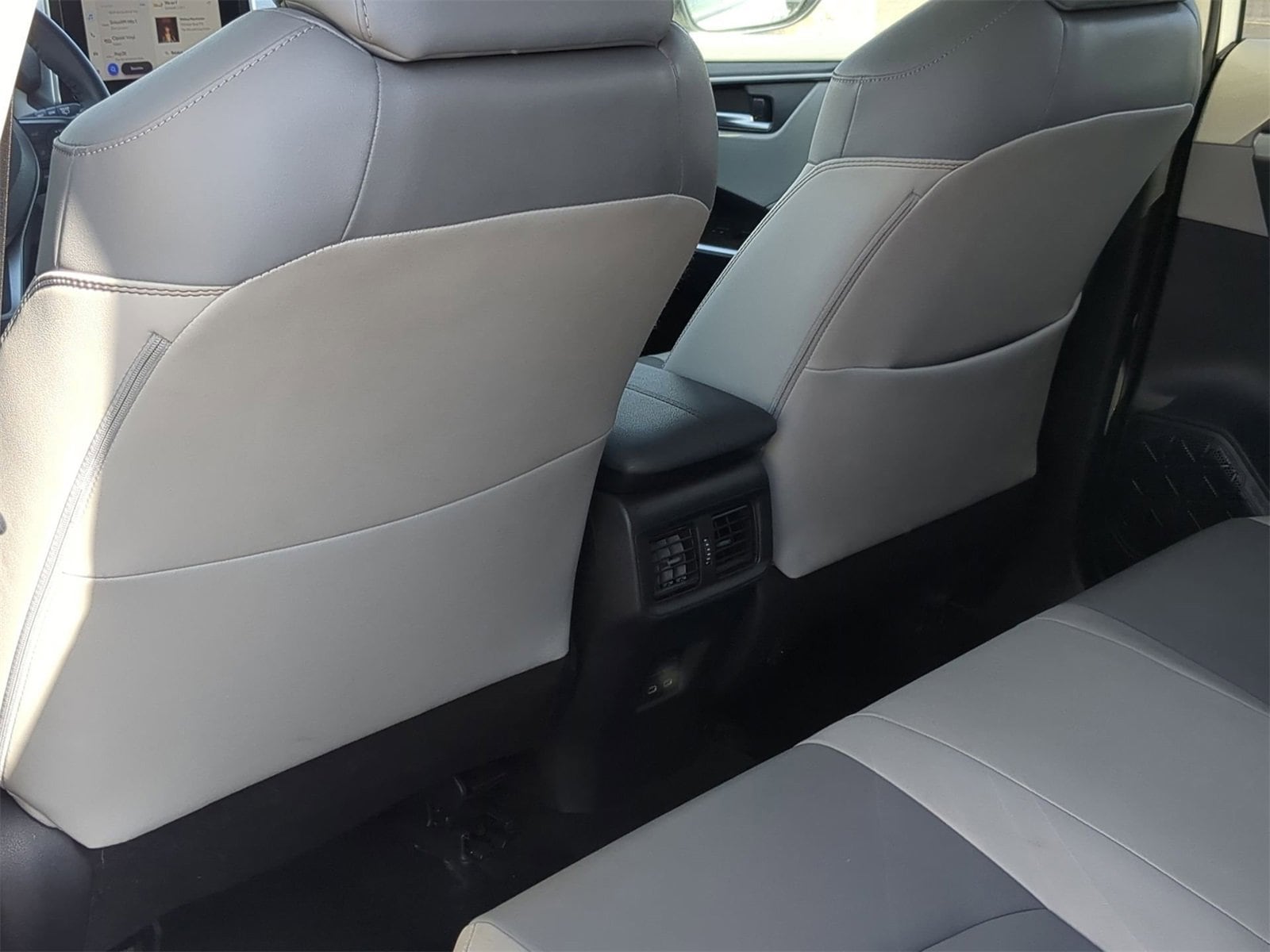 Thumbnail: 2024 Toyota RAV4 - 25