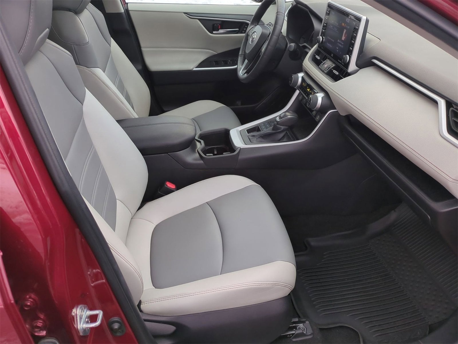 Thumbnail: 2022 Toyota RAV4 - 22