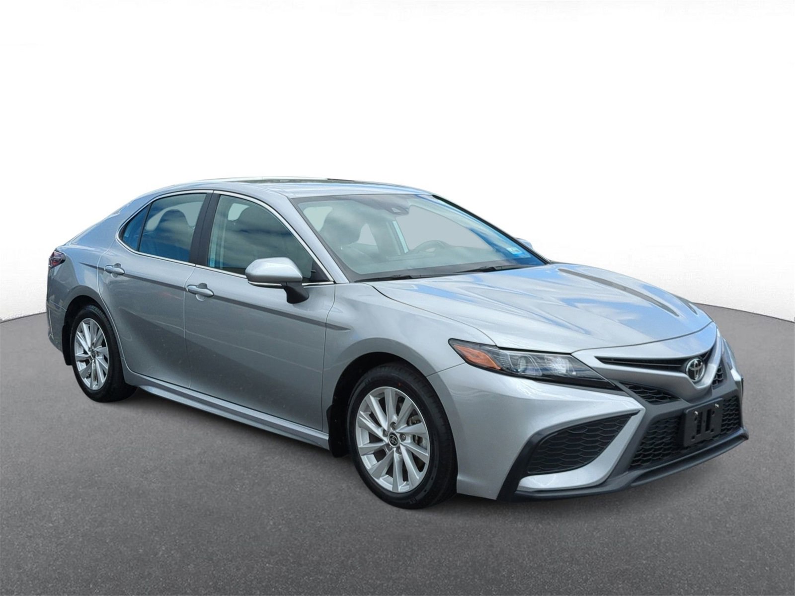 2024 Toyota Camry SE photo 2